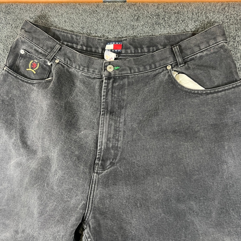 Vintage‎ Tommy Hilfiger Jeans Mens 41x24.5 Gray Denim Crest Logo Baggy High Rise